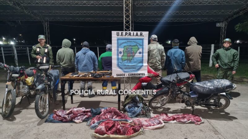 Atraparon a una banda que transportaba bolsas con carne de ciervos faenados y armas ilegales