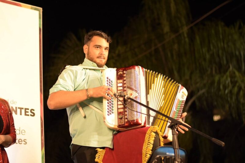 Fin de semana largo con de chamamé, freestyle y recorridos