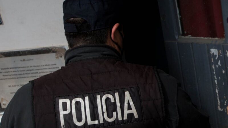 Condenan a un policía por violencia de género y desobediencia