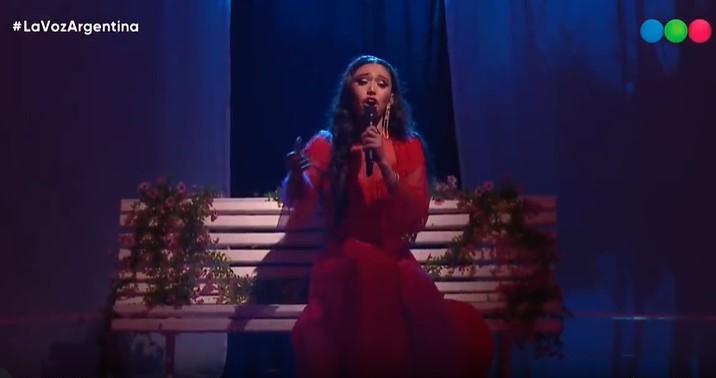 El chamamé se apropió de La Voz: así se lució Milagros con Bajo el cielo de Mantilla