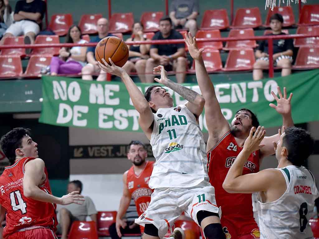 AMAD y Pingüinos dieron el primer paso en las series de cuartos de final