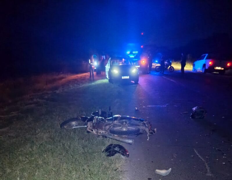 Ruta 5: motociclista terminó con fracturas tras chocar de frente con un auto