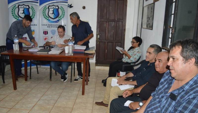 Maximiliano Silva sigue al frente de la Liga Santotomeña de Fútbol