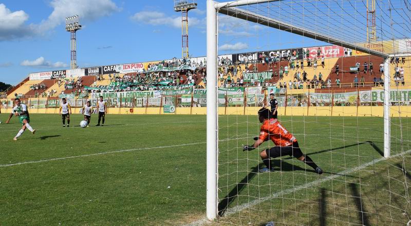 Mandiyú empató y pasó de ronda por la victoria en el cotejo de ida