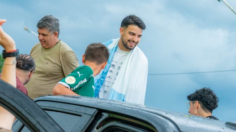 El «flaco» José López y Maximiliano Salas entre los ternados en Fútbol