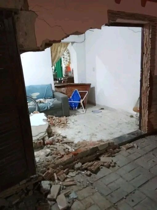 Goya: un auto se incrustó en una casa y dos mujeres se salvaron de milagro