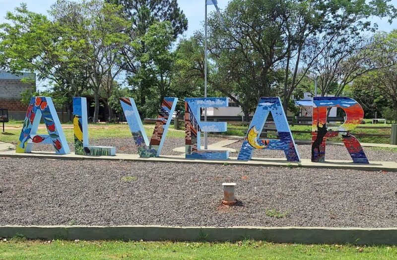 Espectacular choque de un camión y un auto en la ruta 14