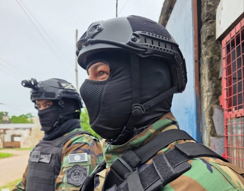 Cuatro detenidos y 22 demorados en amplio despliegue policial en dos barrios