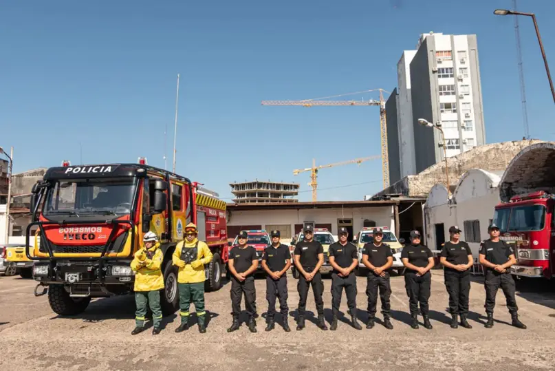 Corrientes refuerza la lucha contra incendios con vehículos, aviones y tecnología satelital