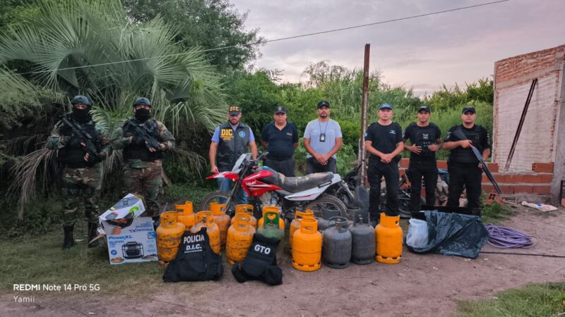 Investigación por narcomenudeo en Perugorría: secuestran 19 celulares, 11 notebooks y muchos elementos más