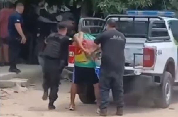 Pelea vecinal en el barrio Patono terminó con un detenido y tres policías heridos