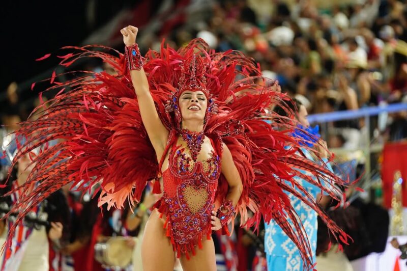 El interior brilló en la segunda noche de desfile provincial