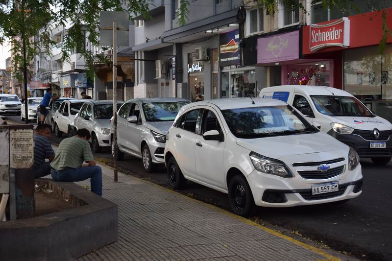 Remiseros afrontan marzo con una mezcla de cautela y esperanza