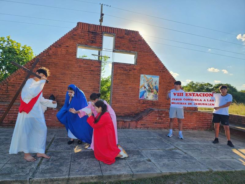 El habitual Vía Crucis en la ruta 20, dispuso el inicio de Semana Santa
