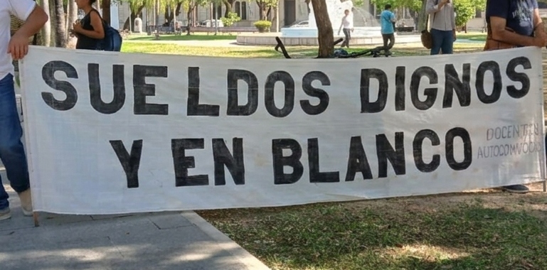 Aulas vacías en Corrientes: masivo reclamo docente por sueldos dignos