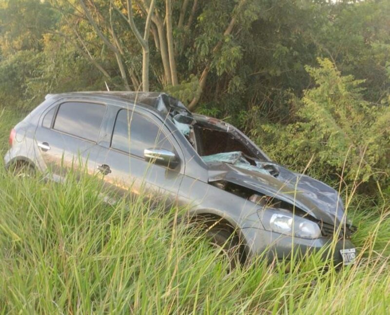 Tres autos chocaron tras atropellar un caballo suelto en la Ruta 94
