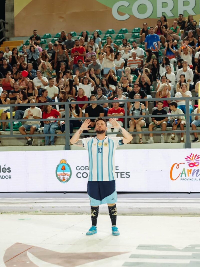 Voces del Carnaval: Copacabana presentó un homenaje a Lionel Messi y destacó el valor sanador del corso
