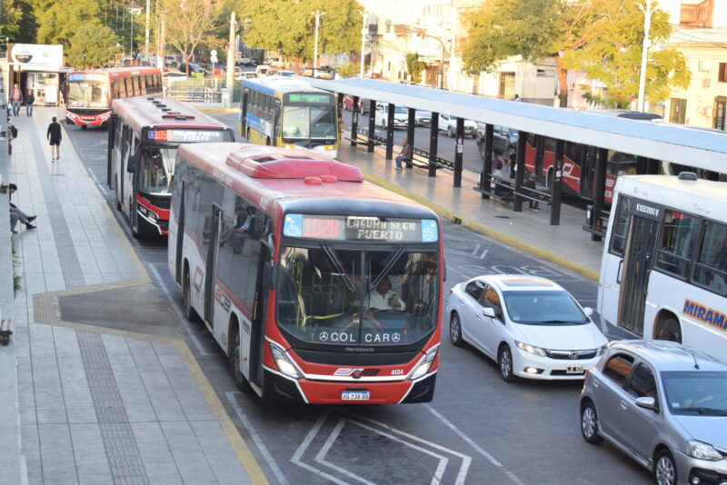 La Municipalidad multará a empresas de colectivos por el recorte del servicio
