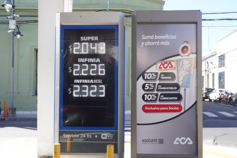 YPF volvió a subir la nafta: la súper llegó a $2.043