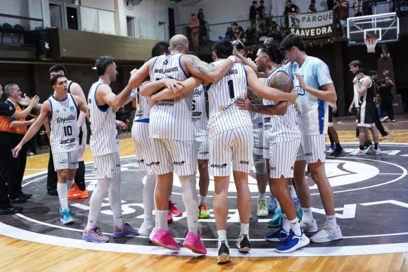 Regatas prolongó su racha positiva con un triunfazo en Vicente López