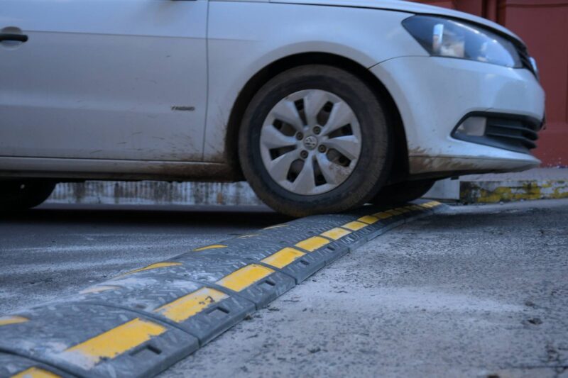 La Muni refuerza la seguridad vial con reductores de velocidad en zonas críticas