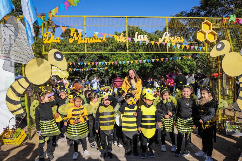 Saladas: desde jardineritos hasta expertos productores celebraron a las abejas