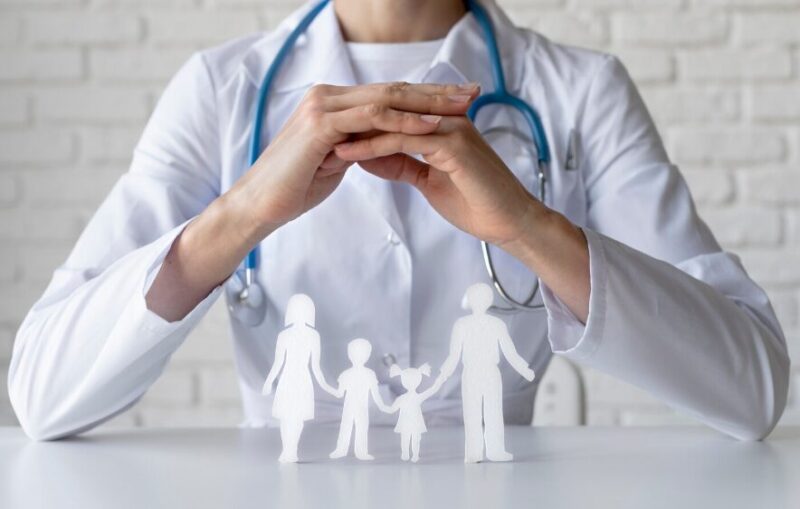 Seguros médicos y bienestar en distintas etapas de vida