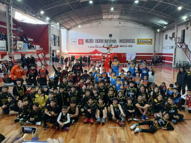El minibásquet tuvo su fiesta con el 8° Encuentro «Antorcha» Esquivel