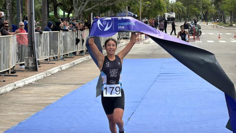Imágenes de la gran final del torneo Argentino de Triatlón en la costanera capitalina