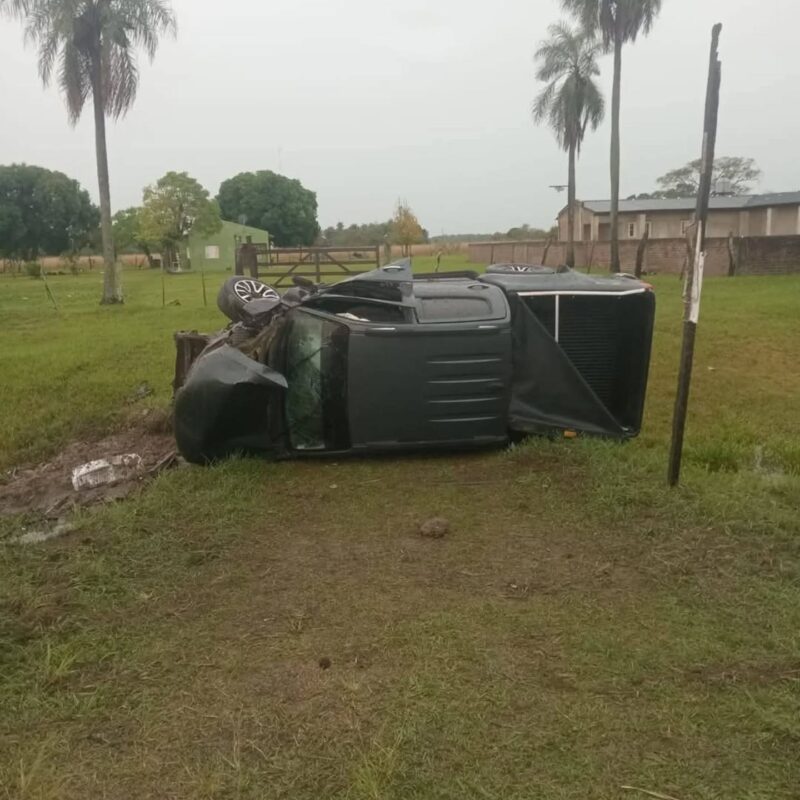 Itatí: un despiste en Ruta 12 deja dos personas heridas tras el temporal