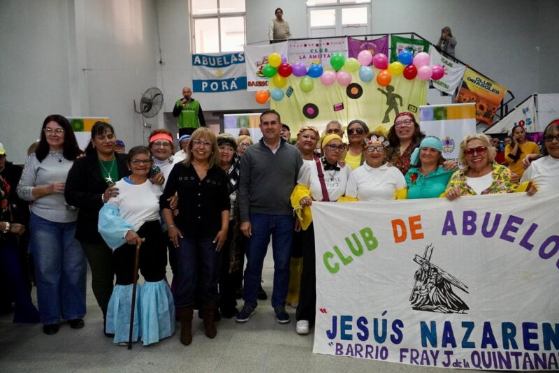 Encuentro multitudinario de adultos mayores en la Casa Paraguaya
