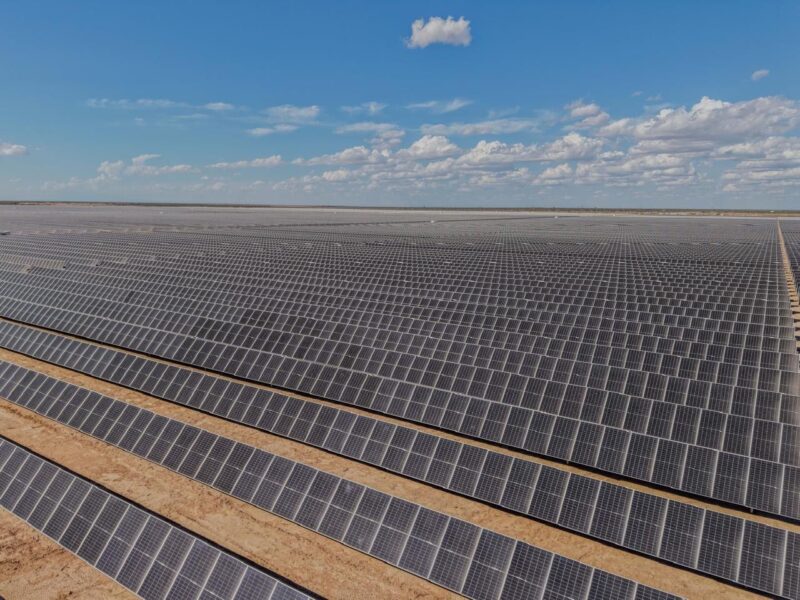 YPF Luz puso en marcha el parque solar más grande del país, el primero en operar bajo el RIGI