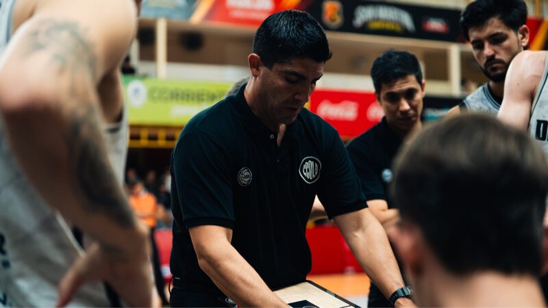 Regatas oficializó a Martín Villagrán como entrenador