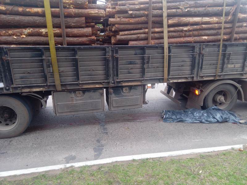 Ciclista falleció tras ser arrollado por un camión e investigan el siniestro