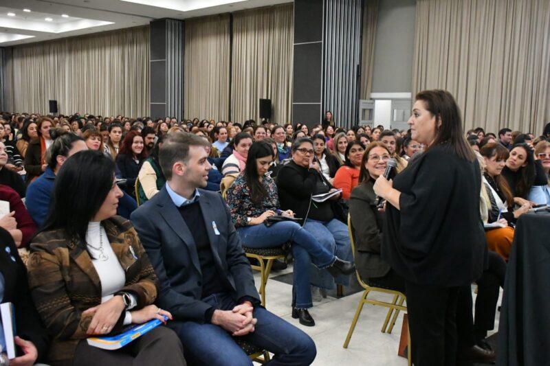 Se realizarán capacitaciones docentes gratuitas en el Interior a cargo de Laura Lewin