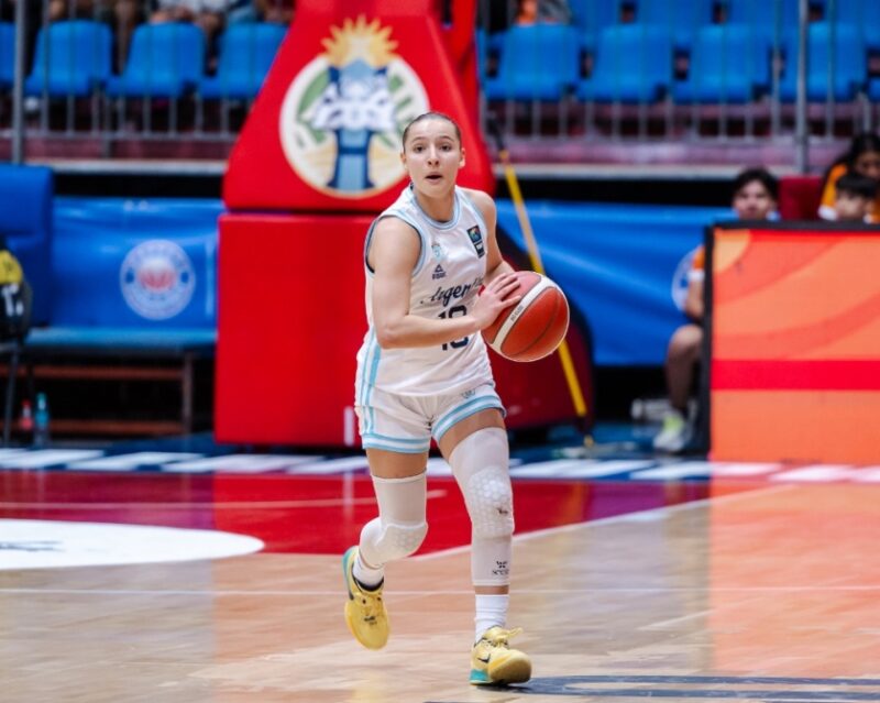 Celina Novatti tuvo minutos en el estreno de Argentina en la Americup U18