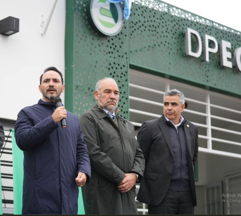 Valdés va por la energía, la reactivación de obras y recursos coparticipables