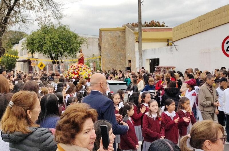 La comunidad celebró al Sagrado Corazón de Jesús