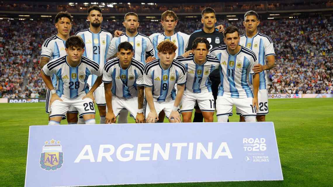 Con el “Flaco” López de titular, Argentina goleó a Islandia y está lista para el Mundial