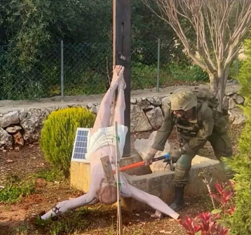 Mientras tanto, algunos israelíes persiguen a los cristianos
