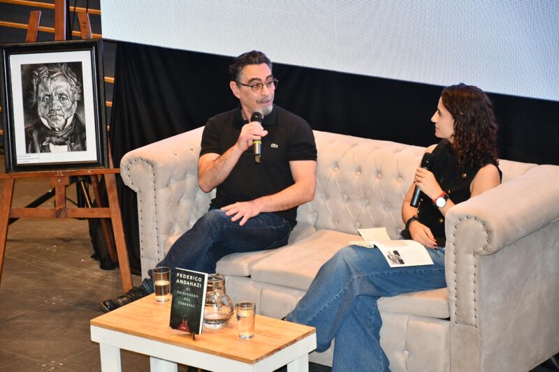Federico Andahazi cerró la Feria del Libro con un fuerte respaldo al desarrollo de Corrientes