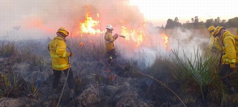 Viviendas en peligro por incendios y viento fuerte