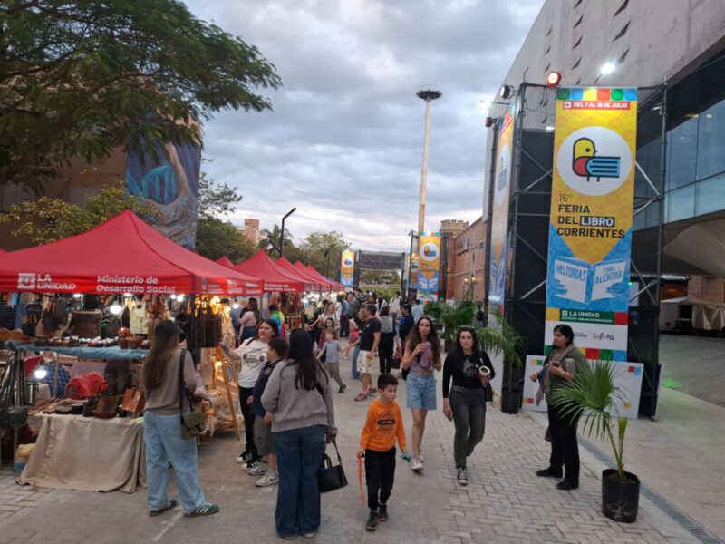 Éxito de convocatoria en la 16ª Feria Provincial del Libro: cómo será la grilla del sábado 11
