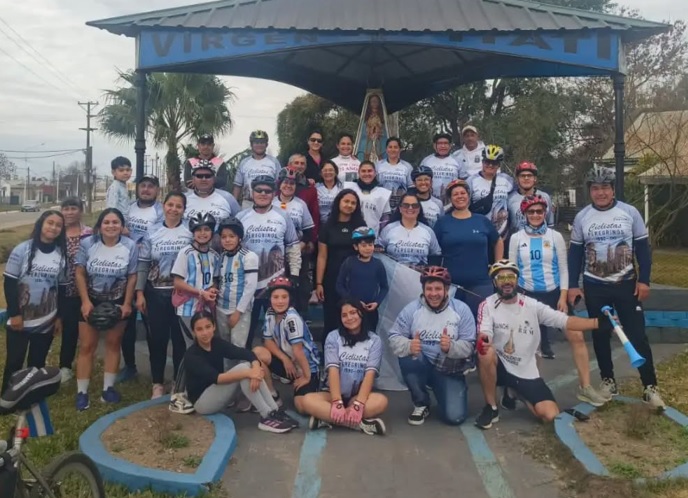 Desde San Miguel y Monte Caseros participan en la mega convocatoria