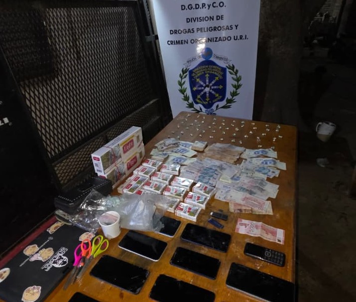 Golpe al narcomenudeo en Ensenada Grande: incautan drogas, tecnología y cigarrillos extranjeros