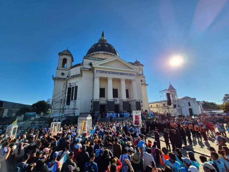 El galope de la devoción: miles de jinetes cumplieron su promesa ante la Virgen