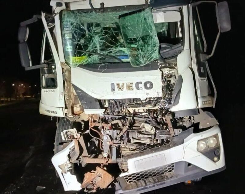 Dos camiones que salieron de Corrientes chocaron en Entre Ríos: un herido