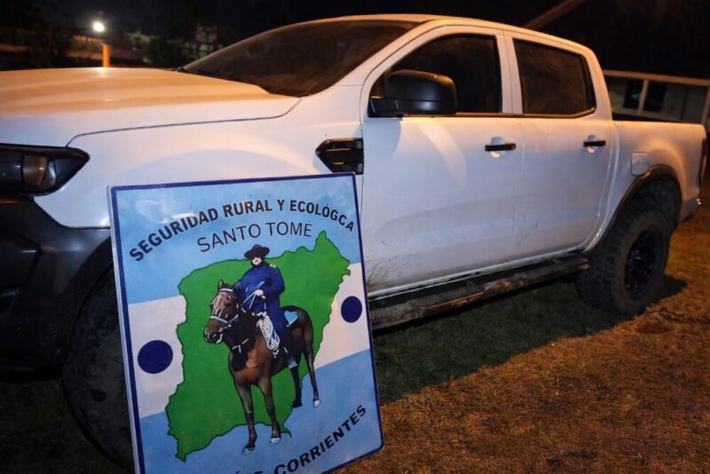 Cayeron tres hombres armados en una camioneta robada sobre la Ruta 40