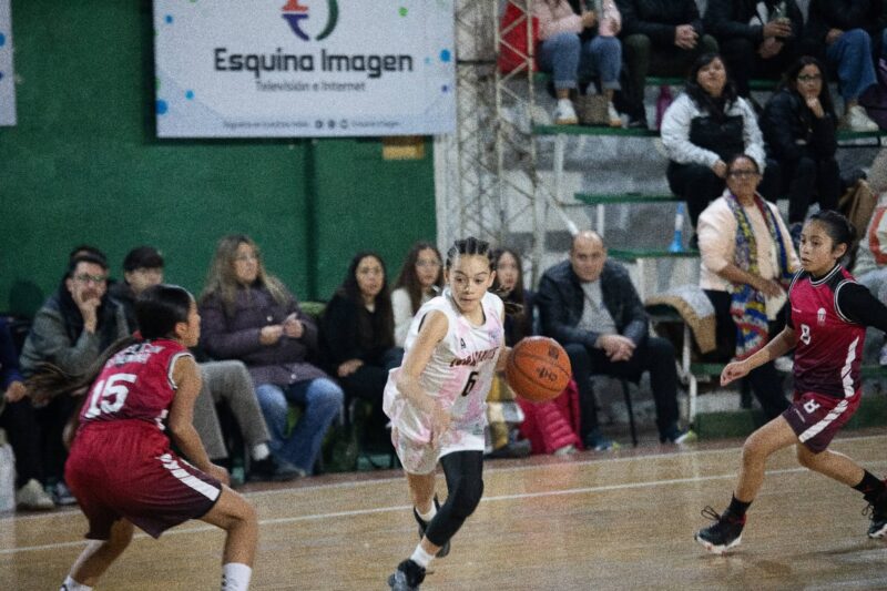 Corrientes debutó con éxito en el Argentino de Mini femenino