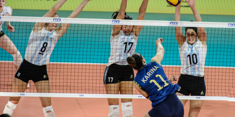 Con Victoria Caballero, Las Panteras cayeron ante Brasil e irán por el bronce